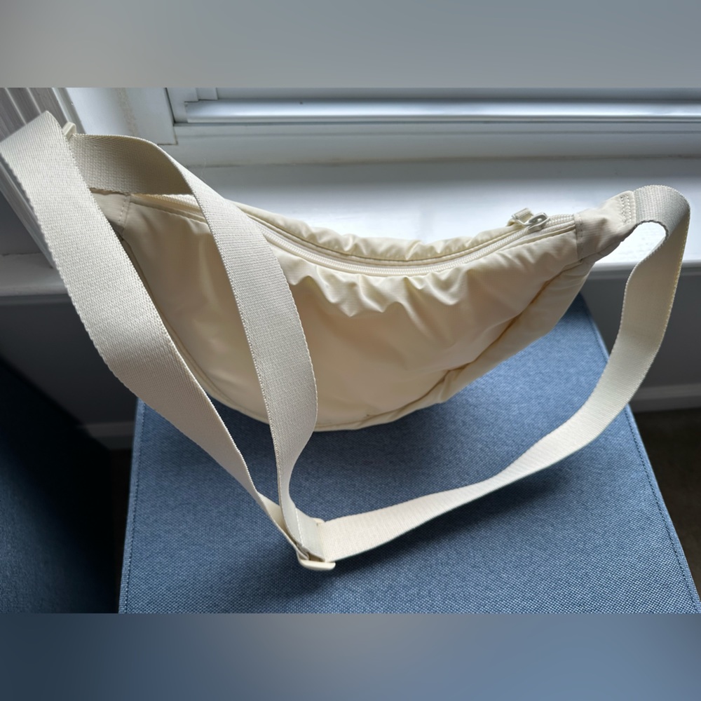 Light and easy to wear off- white (natural)